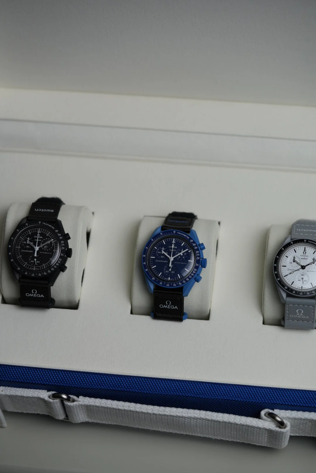 MoonSwatch Flight Case Blue - Image 12