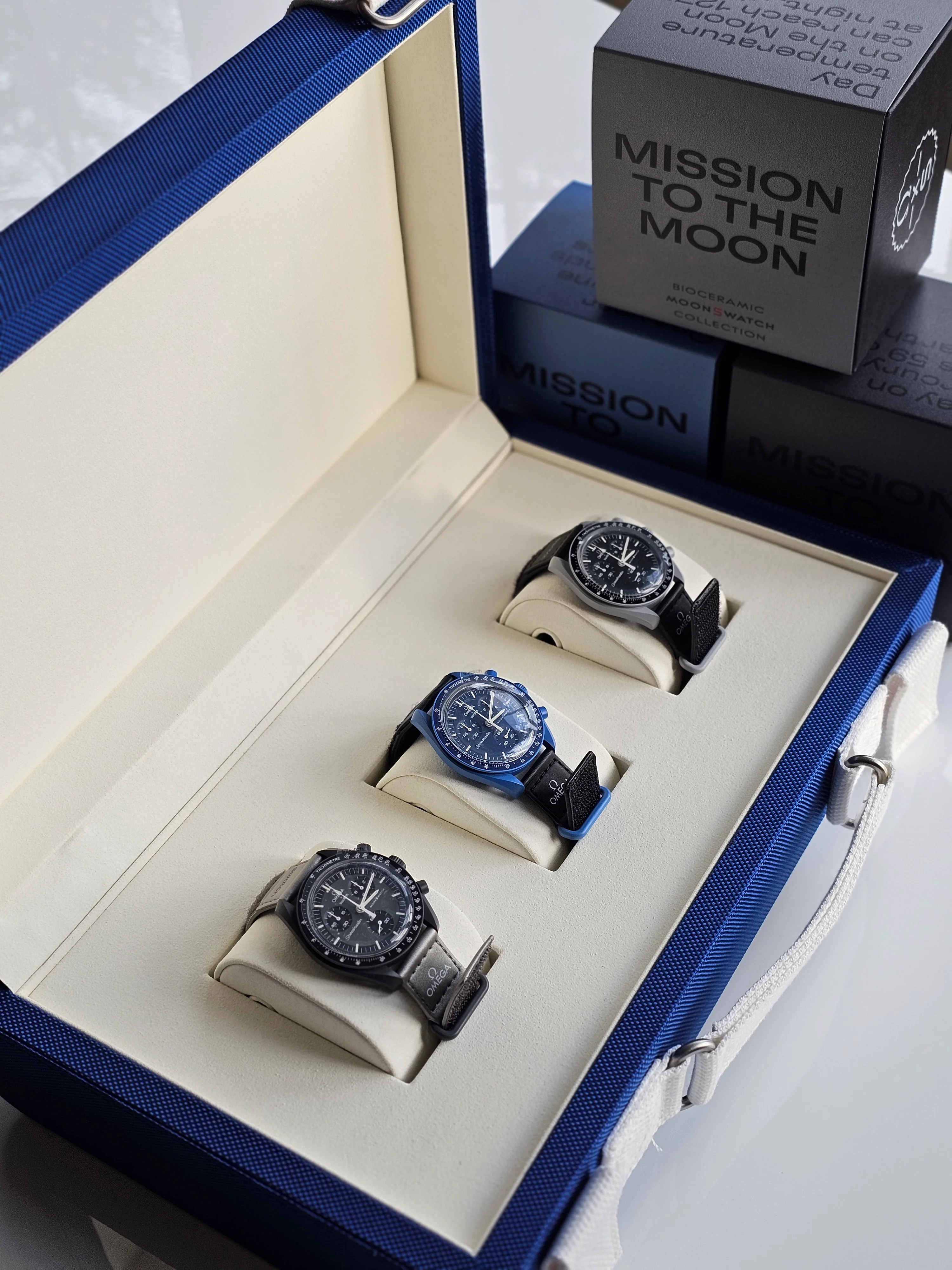 MoonSwatch Flight Case Blue - Image 7