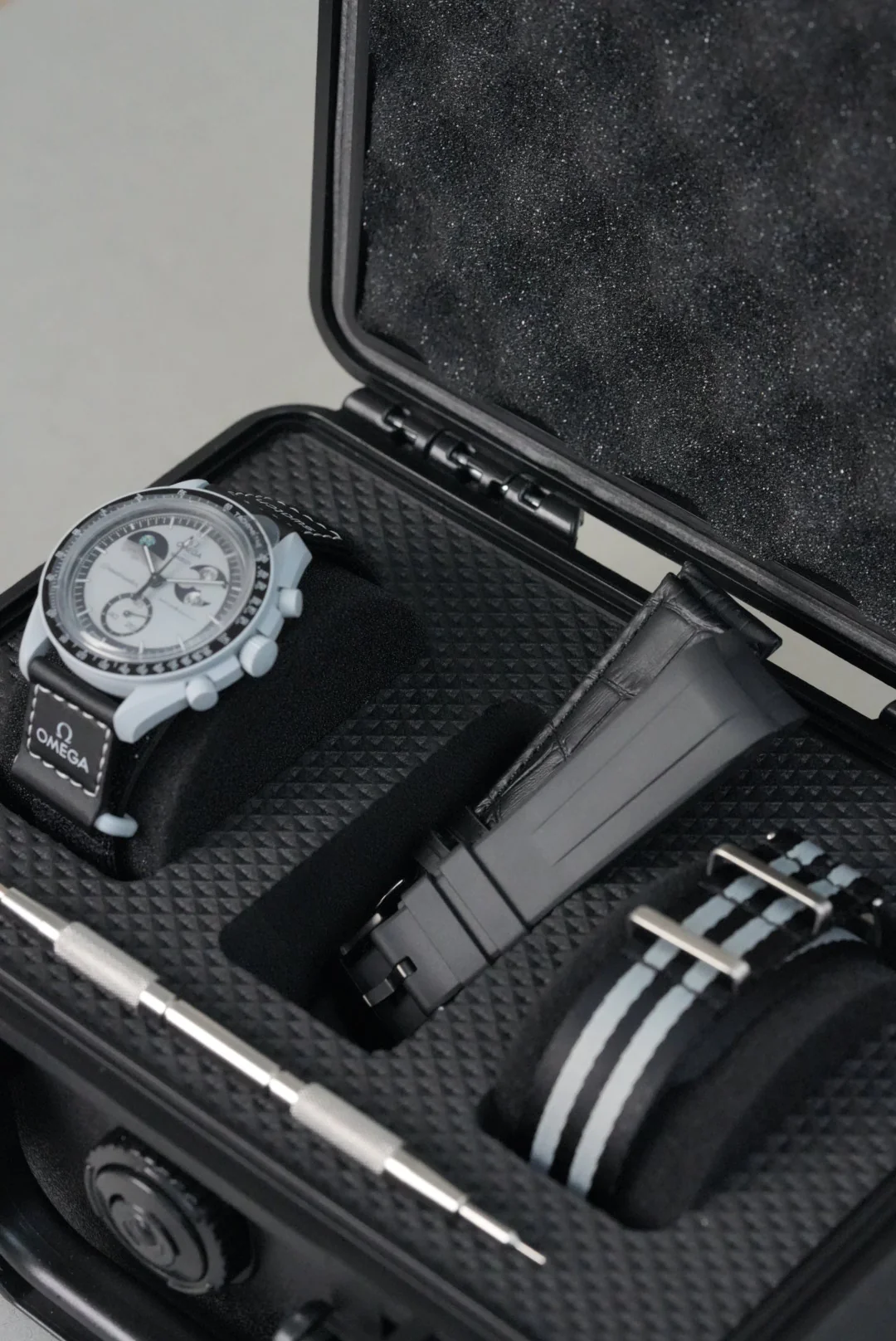 Earthphase MoonSwatch Ultimate Collectors Set - Image 4