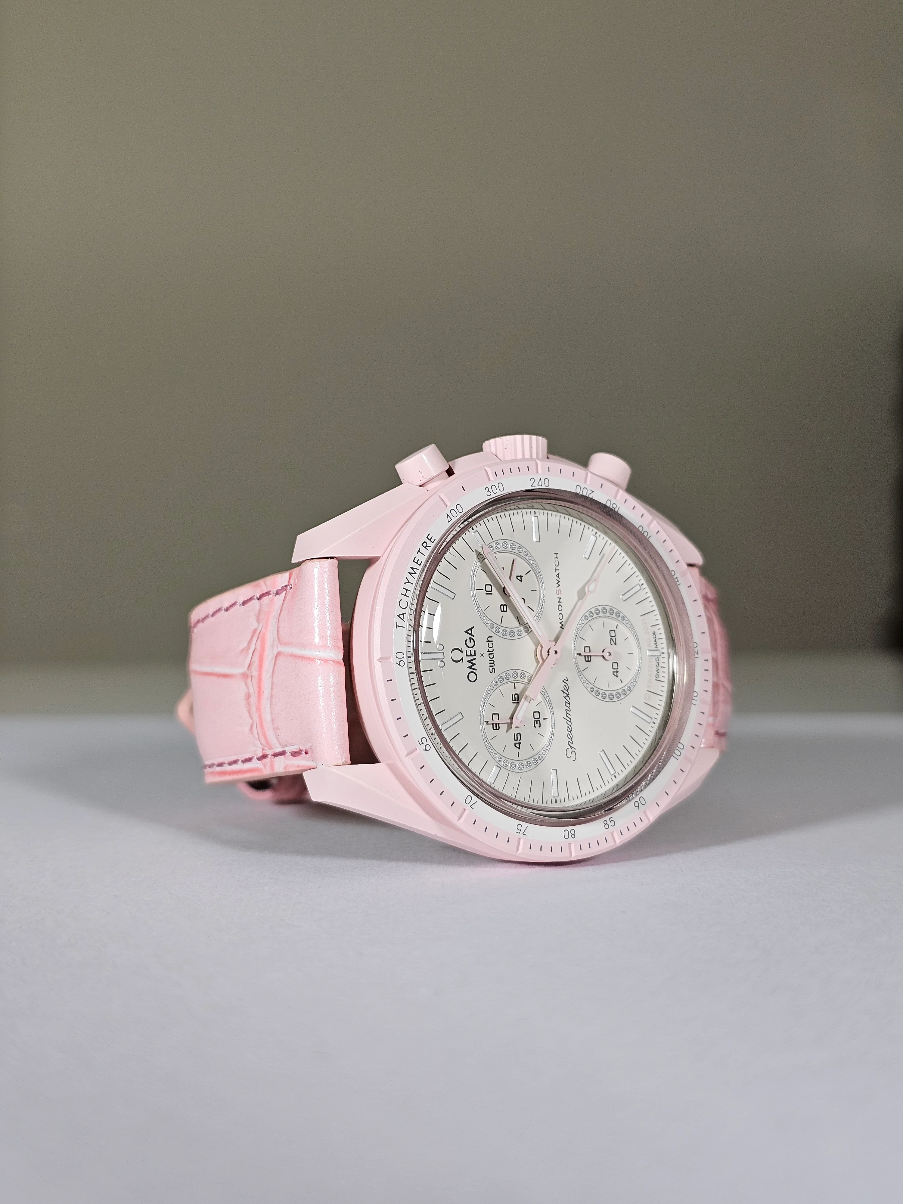 MoonSwatch Mission to Venus Embossed Leather Strap – Pink - Image 4