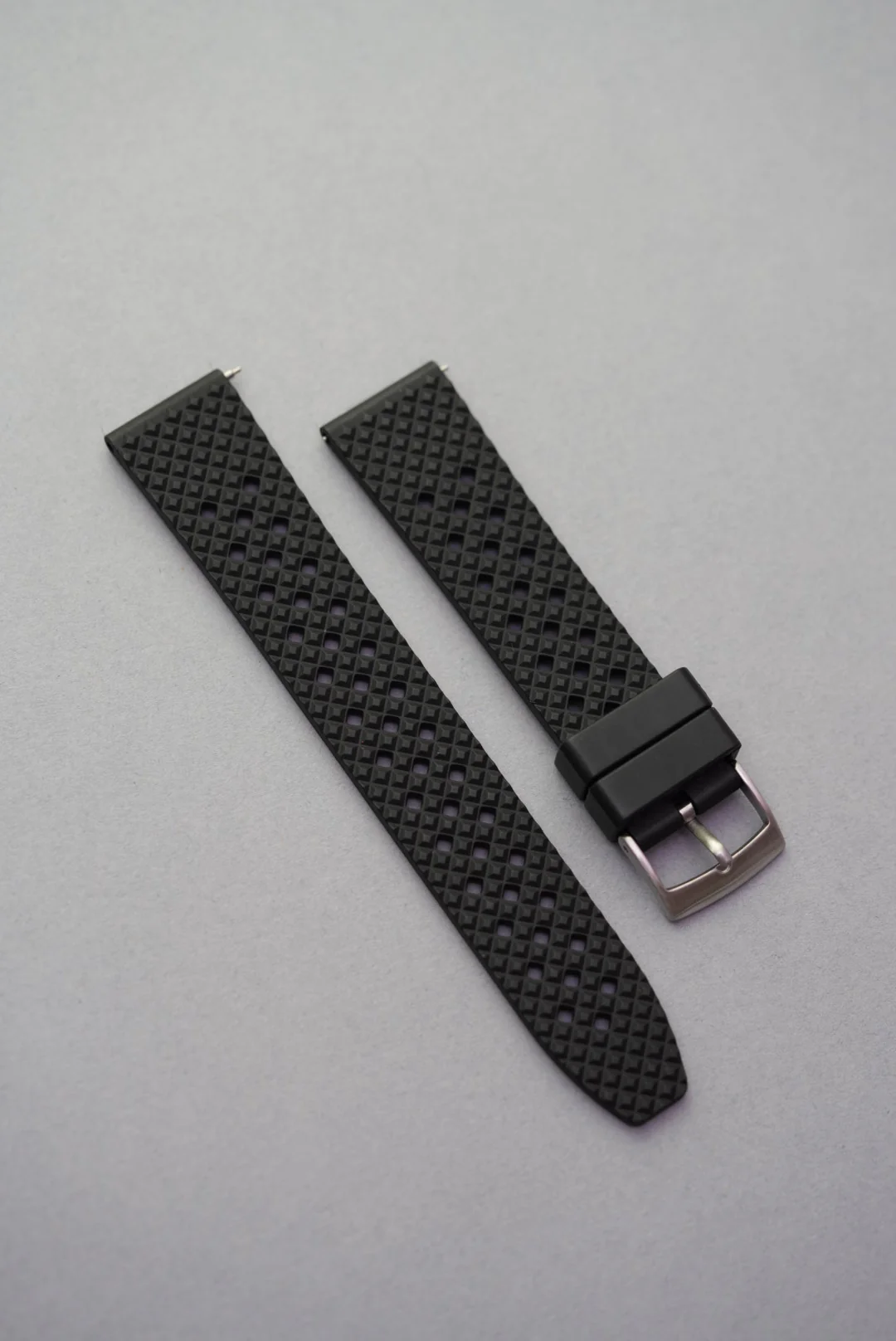Rubber FKM Honeycomb Strap – 20mm to 22mm - Image 6