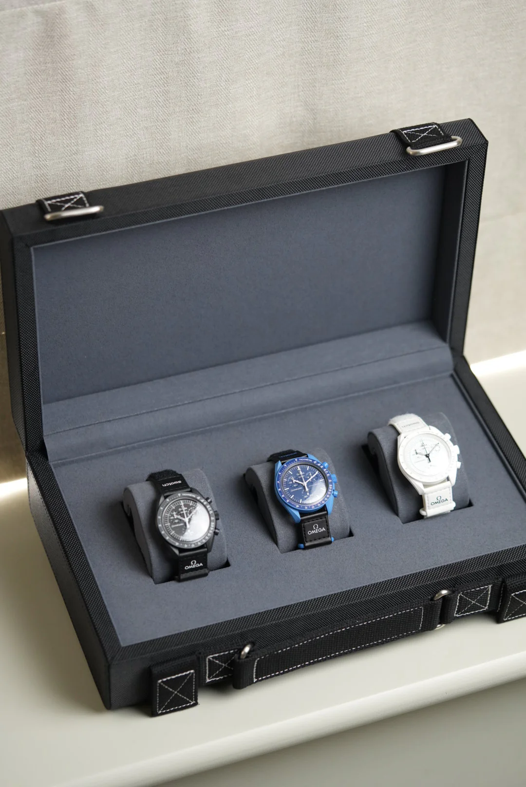 MoonSwatch Flight Case Black - Image 3