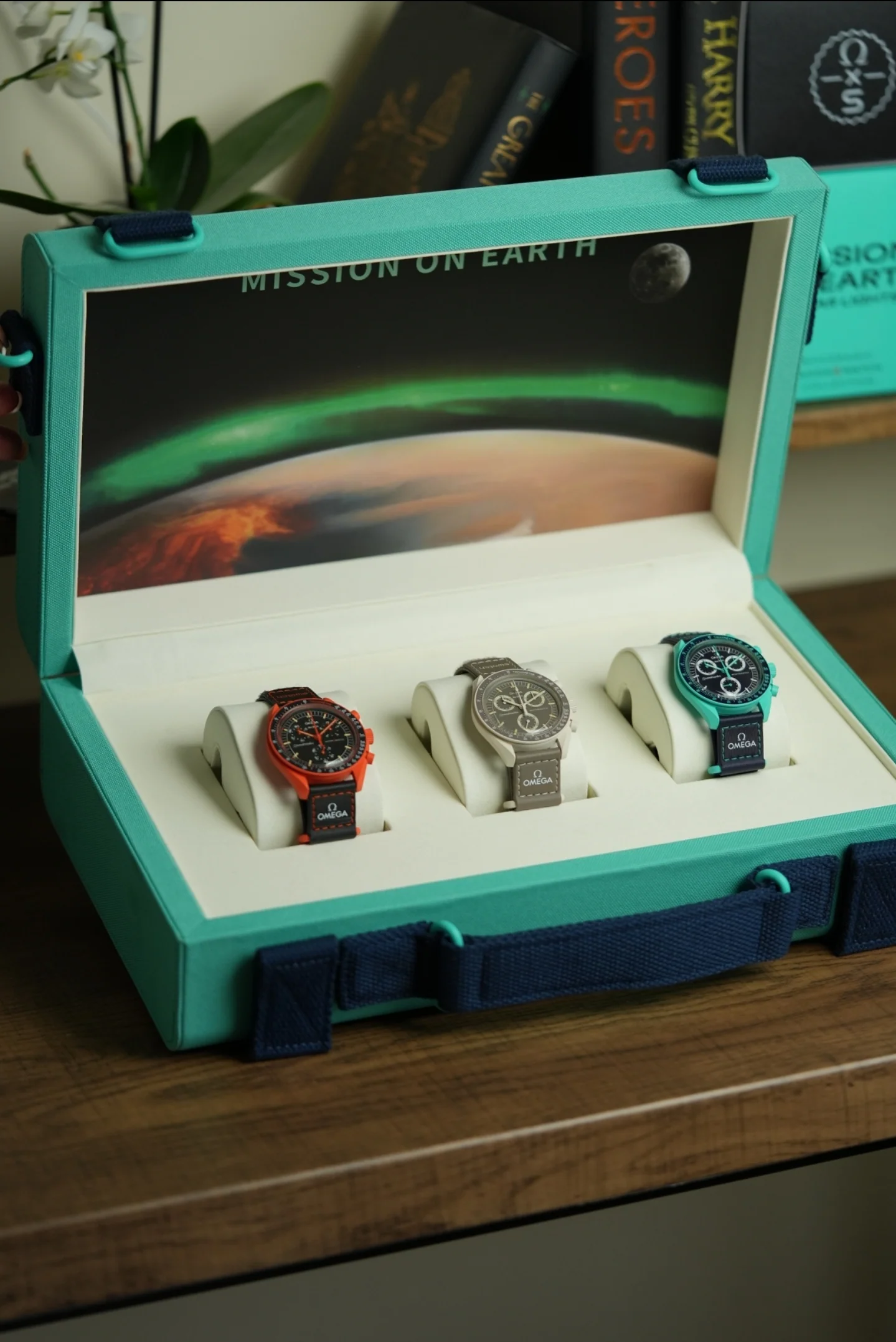 Mission On Earth MoonSwatch Flight Case Green - Image 4