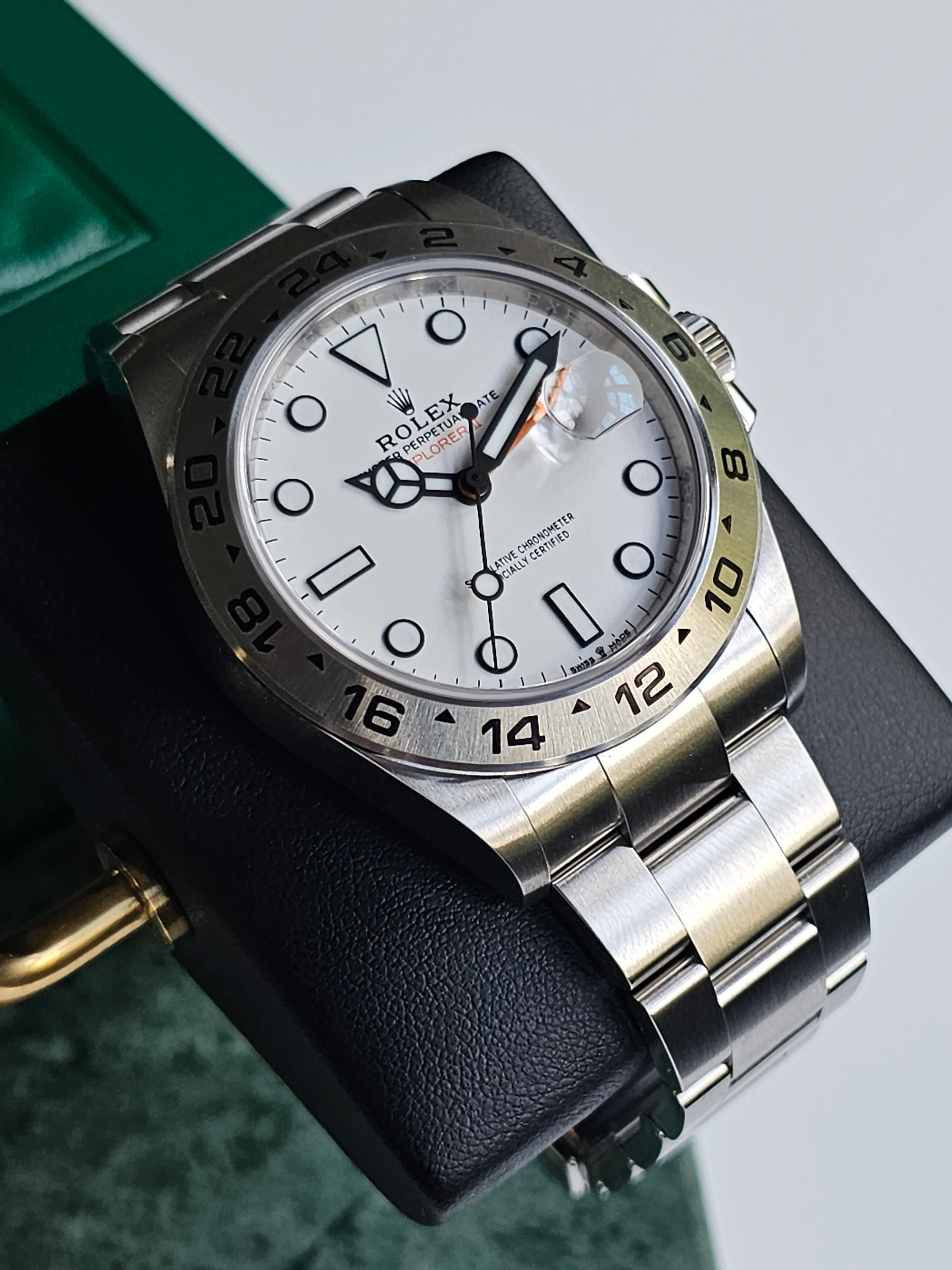 Rolex: Explorer II Polar Dial - Image 9