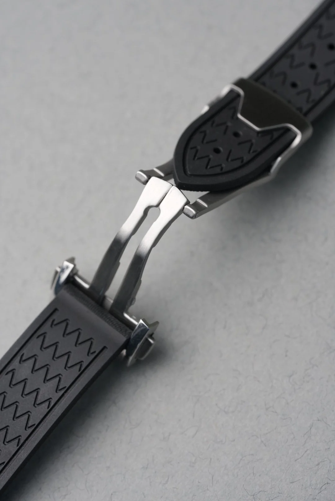 MoonSwatch 1965 Rubber Sailcloth-Effect Deployant Strap — Black - Image 5