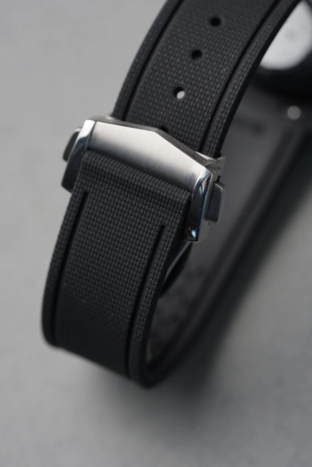 MoonSwatch 1965 Rubber Sailcloth-Effect Deployant Strap — Black - Image 7