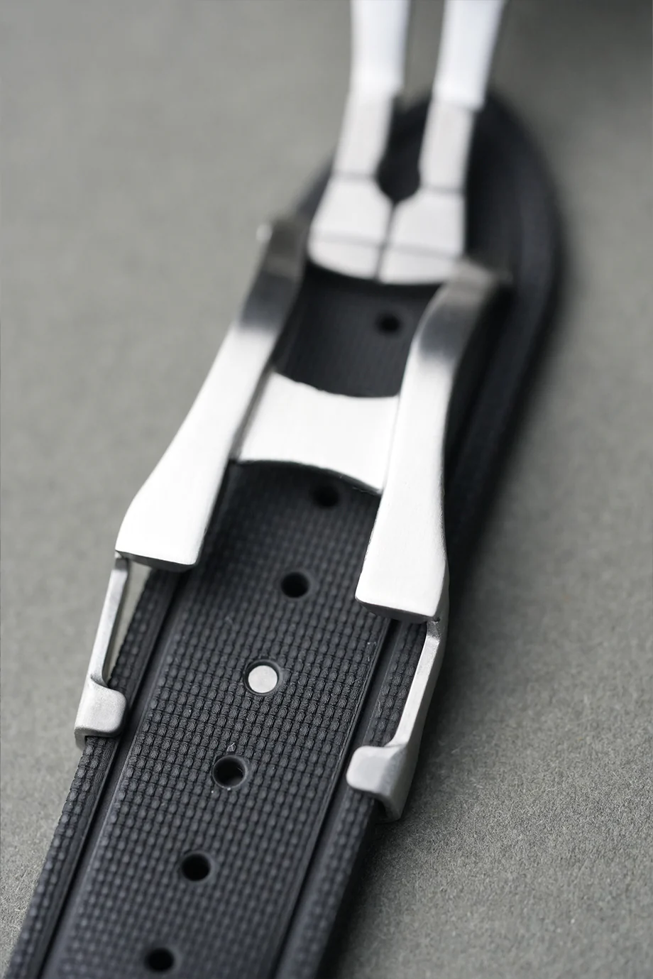 MoonSwatch Mercury FKM Rubber Sailcloth-Effect Deployant Strap — Black - Image 4