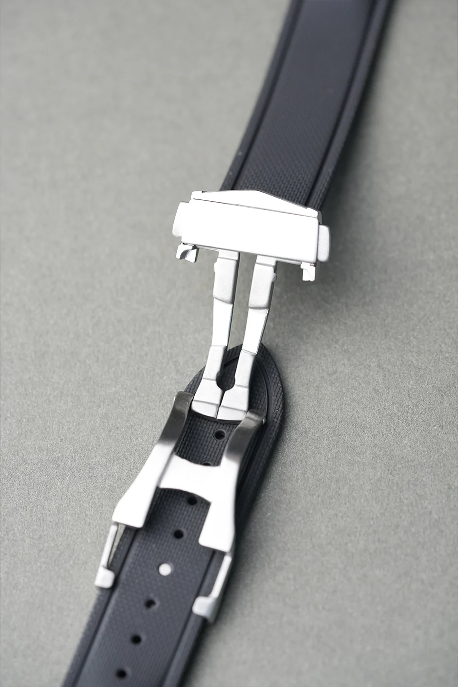 MoonSwatch Mercury FKM Rubber Sailcloth-Effect Deployant Strap — Black - Image 7