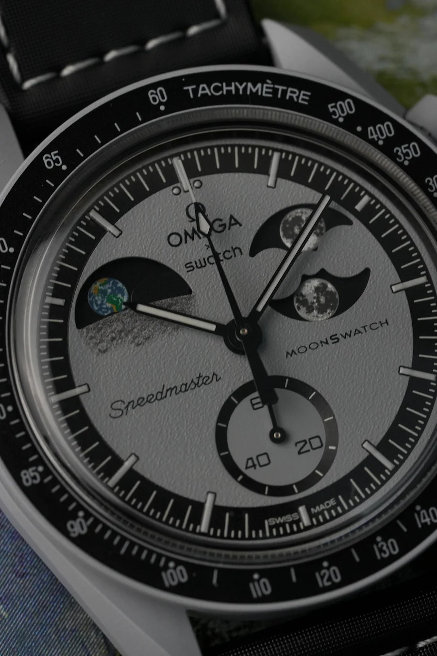 Swatch x OMEGA MoonSwatch: Mission to EarthPhase (SO33M700) - Image 3