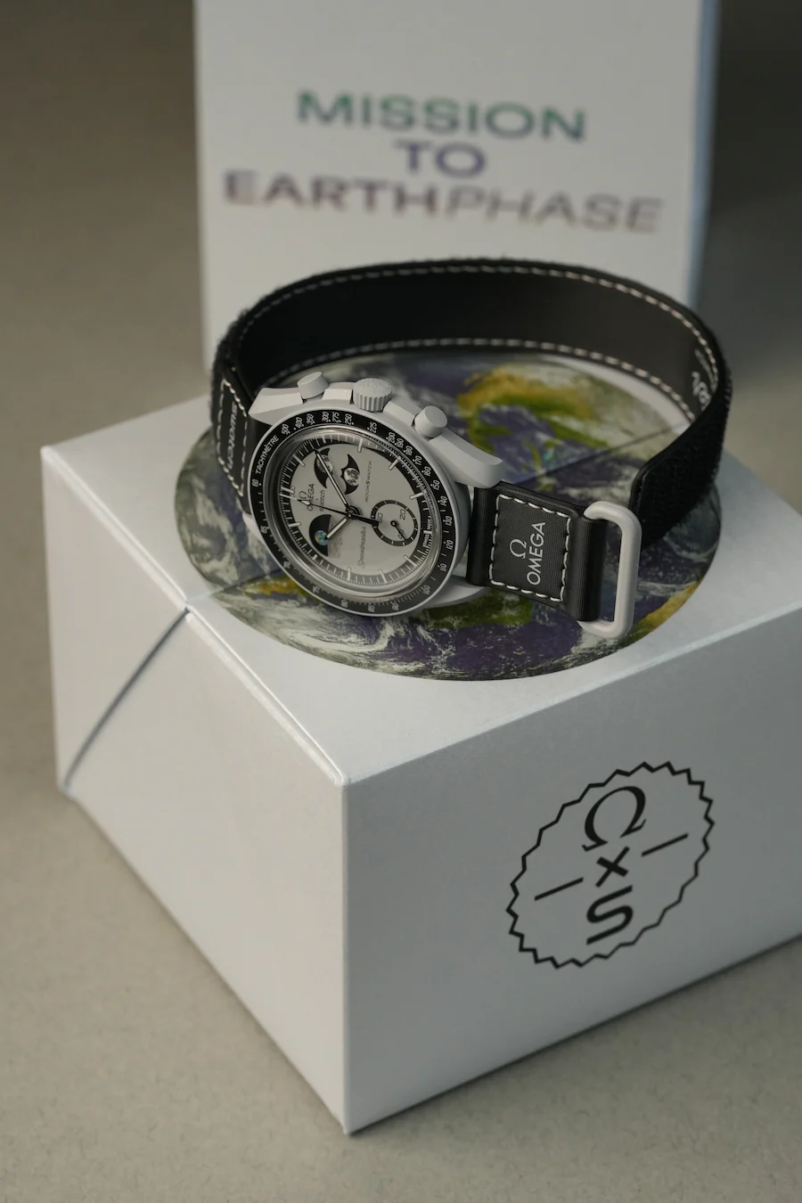 Swatch x OMEGA MoonSwatch: Mission to EarthPhase (SO33M700) - Image 7